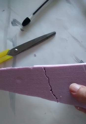 Creating cracks for Halloween tombstones